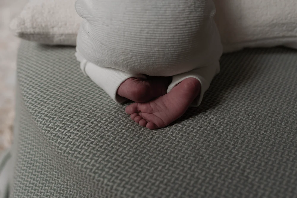 Newborn photoshoot for an American family in Amsterdam_16
